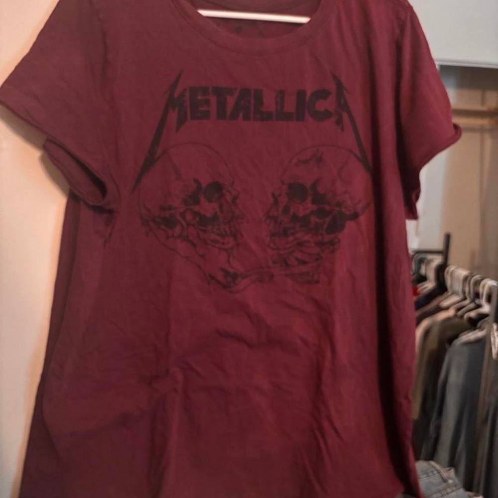 Metallica burgundy cotton t-shirt with black skulls graphic Size L